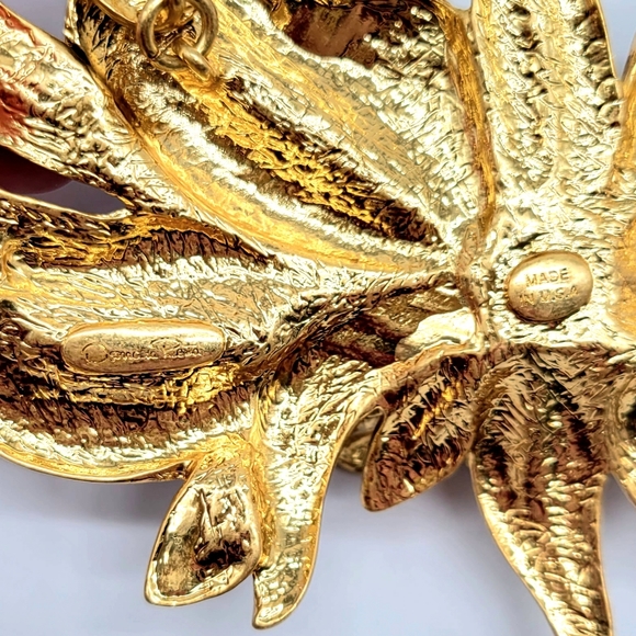 Oscar de La Renta Avant Garde Enamel and Swarovski Crystal Flower Necklace - Picture 10 of 12